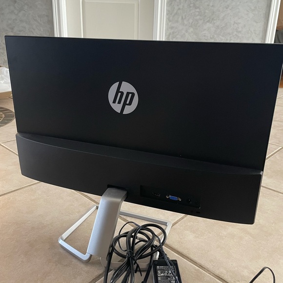 BRAND NEW HP SCREEN - Picture 2 of 3